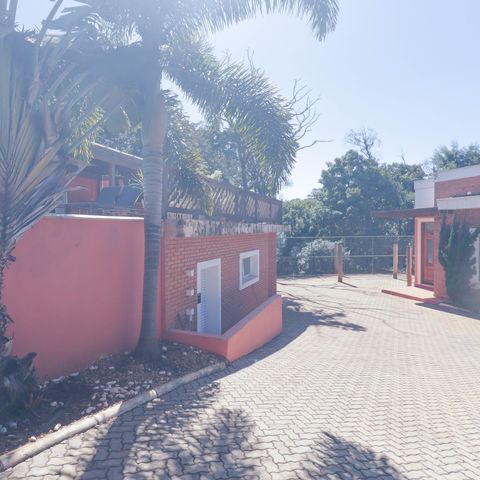 Casa à venda com 1000m², 6 quartos e NaN vagas Casa à venda com 1000m², 6 quartos e NaN vagasÁrea comum