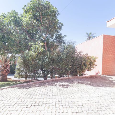 Casa à venda com 1000m², 6 quartos e NaN vagas Casa à venda com 1000m², 6 quartos e NaN vagasÁrea Externa