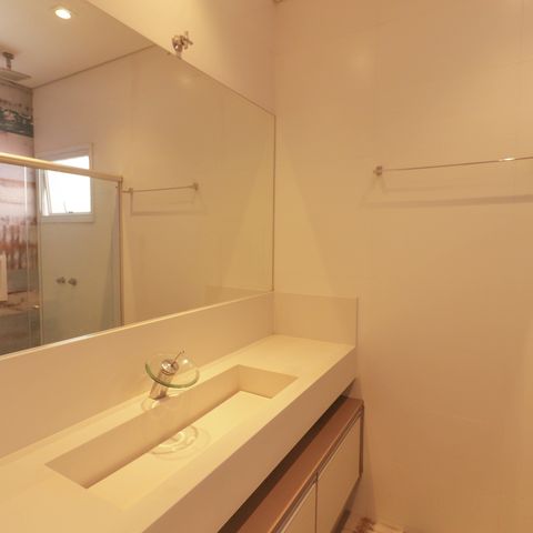 Casa à venda com 1000m², 6 quartos e NaN vagas Casa à venda com 1000m², 6 quartos e NaN vagasBanheiro da Suíte 5
