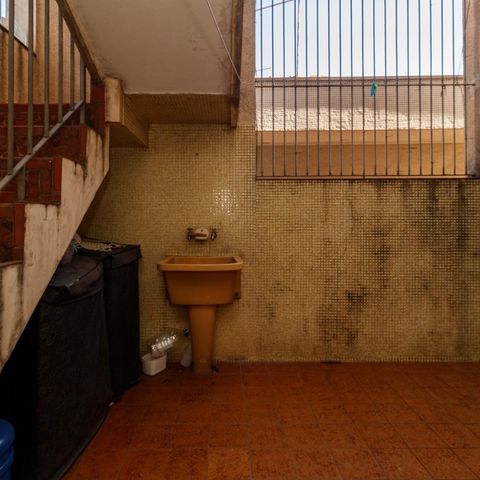 Casa à venda com 350m², 4 quartos e 2 vagas Casa à venda com 350m², 4 quartos e 2 vagasÁrea de Serviço