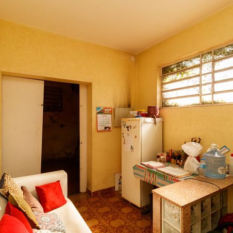 Casa à venda com 350m², 4 quartos e 2 vagas Casa à venda com 350m², 4 quartos e 2 vagasQuarto de Serviço
