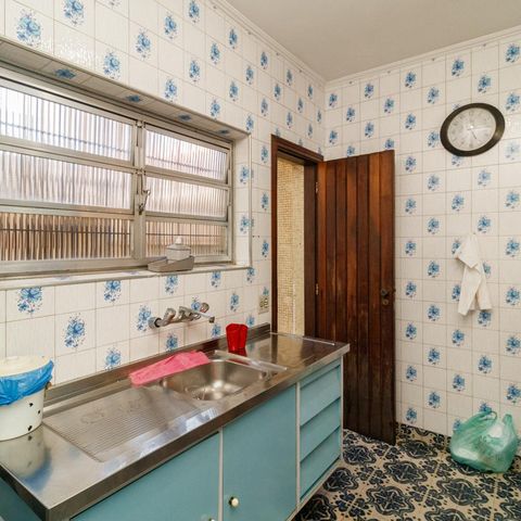 Casa à venda com 350m², 4 quartos e 2 vagas Casa à venda com 350m², 4 quartos e 2 vagasCozinha