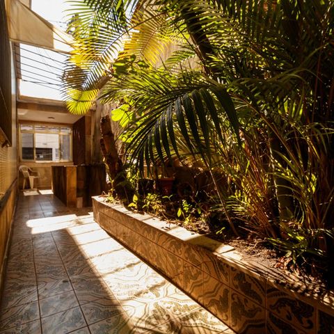 Casa à venda com 350m², 4 quartos e 2 vagas Casa à venda com 350m², 4 quartos e 2 vagasCorredor
