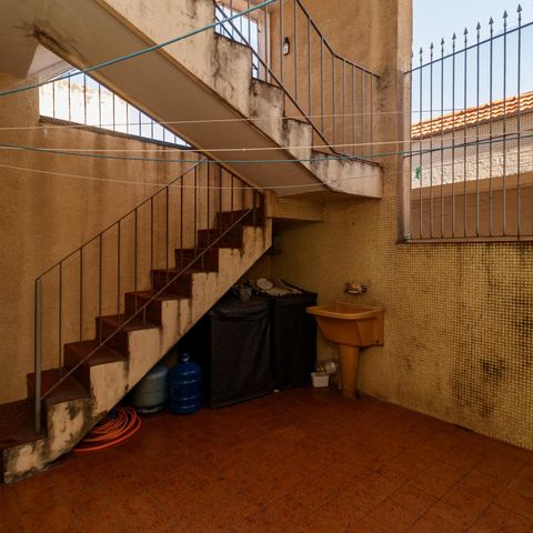 Casa à venda com 350m², 4 quartos e 2 vagas Casa à venda com 350m², 4 quartos e 2 vagasÁrea de Serviço