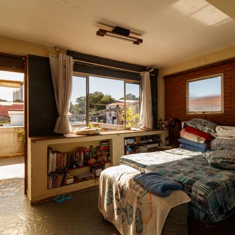 Casa à venda com 350m², 4 quartos e 2 vagas Casa à venda com 350m², 4 quartos e 2 vagasSala de Estar