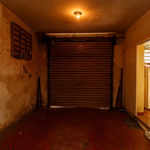 Casa à venda com 350m², 4 quartos e 2 vagas Casa à venda com 350m², 4 quartos e 2 vagasGaragem