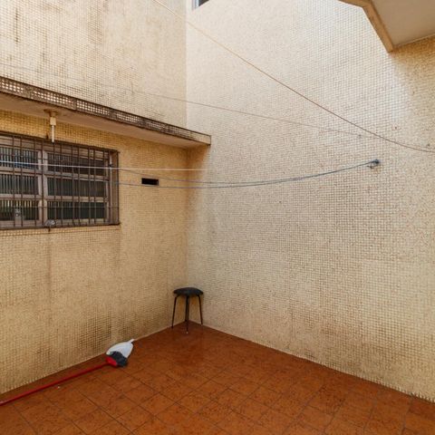 Casa à venda com 350m², 4 quartos e 2 vagas Casa à venda com 350m², 4 quartos e 2 vagasÁrea de Serviço