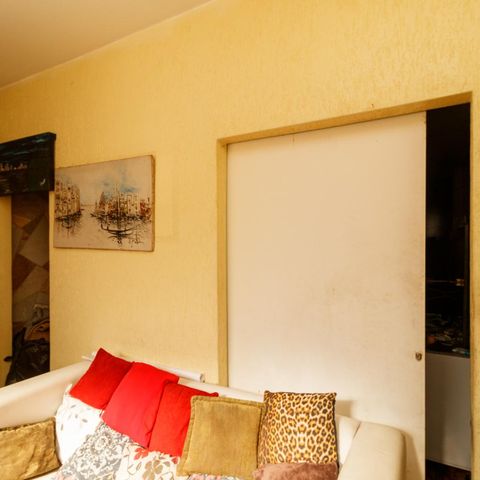 Casa à venda com 350m², 4 quartos e 2 vagas Casa à venda com 350m², 4 quartos e 2 vagasQuarto de Serviço