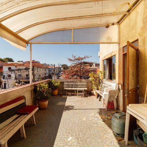 Casa à venda com 350m², 4 quartos e 2 vagas Casa à venda com 350m², 4 quartos e 2 vagasvaranda