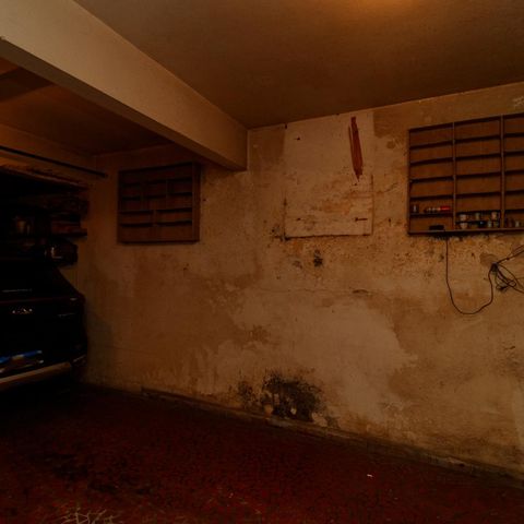 Casa à venda com 350m², 4 quartos e 2 vagas Casa à venda com 350m², 4 quartos e 2 vagasGaragem