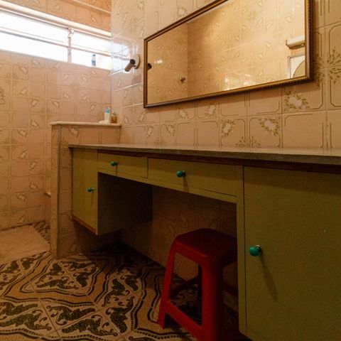 Casa à venda com 350m², 4 quartos e 2 vagas Casa à venda com 350m², 4 quartos e 2 vagasBanheiro