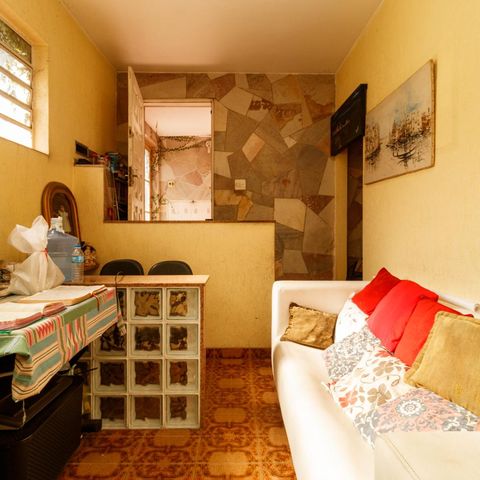 Casa à venda com 350m², 4 quartos e 2 vagas Casa à venda com 350m², 4 quartos e 2 vagasQuarto de Serviço
