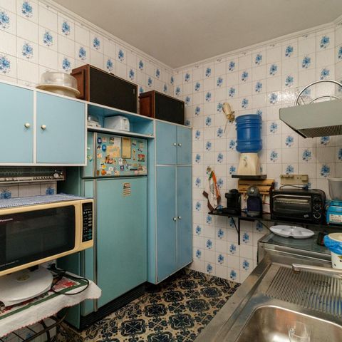 Casa à venda com 350m², 4 quartos e 2 vagas Casa à venda com 350m², 4 quartos e 2 vagasCozinha