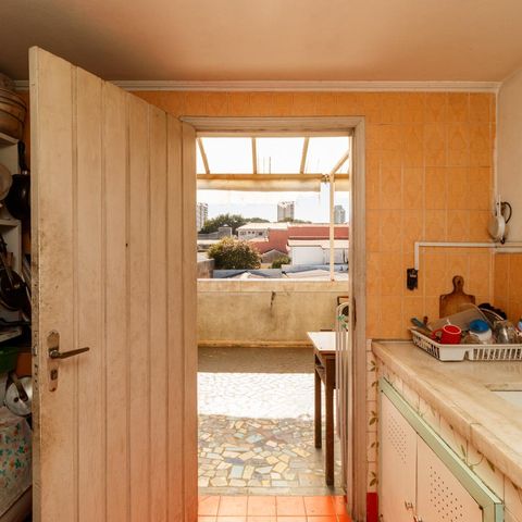 Casa à venda com 350m², 4 quartos e 2 vagas Casa à venda com 350m², 4 quartos e 2 vagasCozinha 2