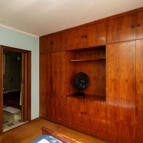 Casa à venda com 350m², 4 quartos e 2 vagas Casa à venda com 350m², 4 quartos e 2 vagasSuíte