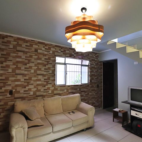 Casa à venda com 145m², 3 quartos e 2 vagasEdícula - Sala