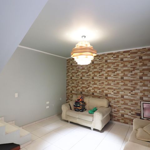 Casa à venda com 145m², 3 quartos e 2 vagasEdícula - Sala