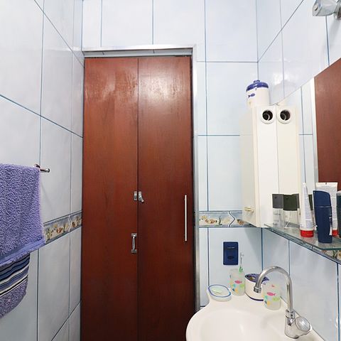 Casa à venda com 145m², 3 quartos e 2 vagasEdícula - Banheiro