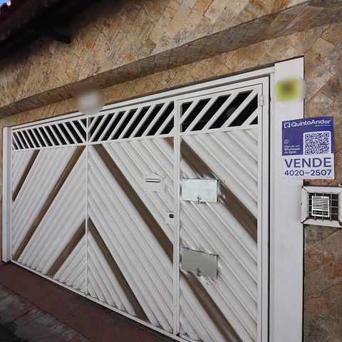 Casa à venda com 145m², 3 quartos e 2 vagasFachada e Placa