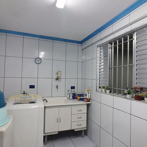 Casa à venda com 145m², 3 quartos e 2 vagasÁrea de Serviço