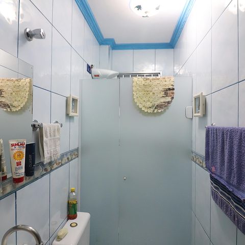 Casa à venda com 145m², 3 quartos e 2 vagasEdícula - Banheiro