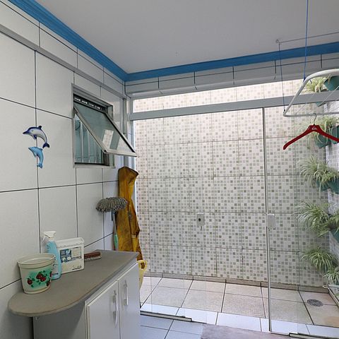 Casa à venda com 145m², 3 quartos e 2 vagasÁrea de Serviço