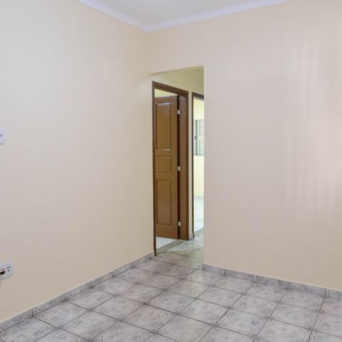 Casa à venda com 120m², 2 quartos e 2 vagas Casa à venda com 120m², 2 quartos e 2 vagasSala