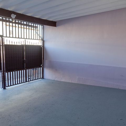 Casa à venda com 120m², 2 quartos e 2 vagas Casa à venda com 120m², 2 quartos e 2 vagasÁrea comum