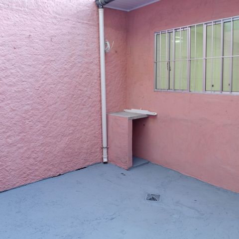 Casa à venda com 120m², 2 quartos e 2 vagas Casa à venda com 120m², 2 quartos e 2 vagasÁrea comum