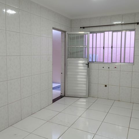 Casa à venda com 120m², 2 quartos e 2 vagas Casa à venda com 120m², 2 quartos e 2 vagasCozinha