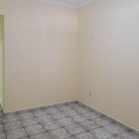 Casa à venda com 120m², 2 quartos e 2 vagas Casa à venda com 120m², 2 quartos e 2 vagasSala
