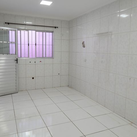 Casa à venda com 120m², 2 quartos e 2 vagas Casa à venda com 120m², 2 quartos e 2 vagasCozinha