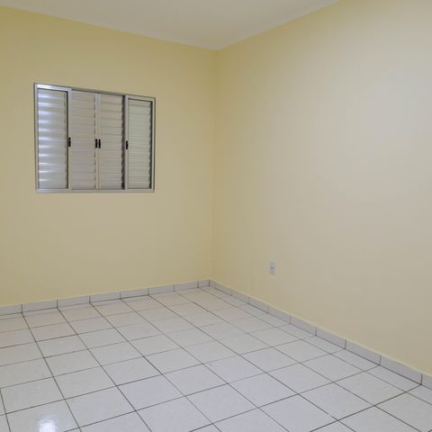 Casa à venda com 120m², 2 quartos e 2 vagas Casa à venda com 120m², 2 quartos e 2 vagasQuarto