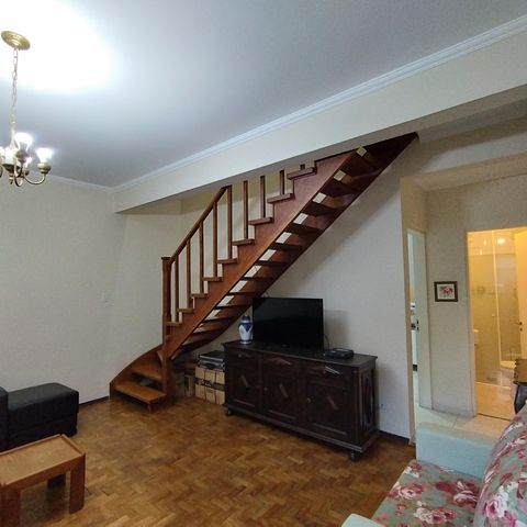 Casa à venda com 85m², 2 quartos e sem vaga Casa à venda com 85m², 2 quartos e sem vagaSala