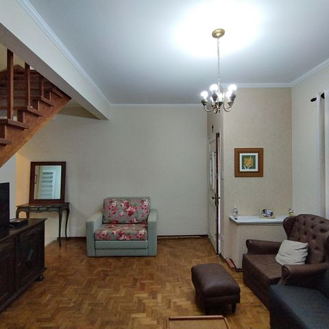 Casa à venda com 85m², 2 quartos e sem vaga Casa à venda com 85m², 2 quartos e sem vagaSala