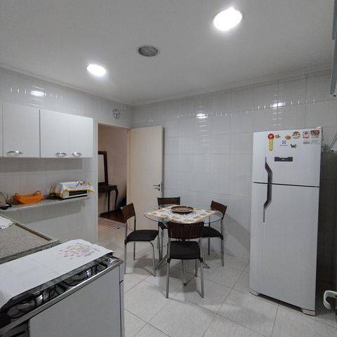Casa à venda com 85m², 2 quartos e sem vaga Casa à venda com 85m², 2 quartos e sem vagaCozinha - Armários