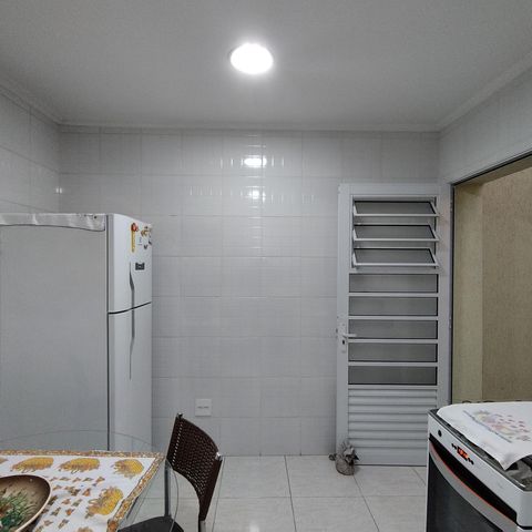Casa à venda com 85m², 2 quartos e sem vaga Casa à venda com 85m², 2 quartos e sem vagaCozinha - Armários