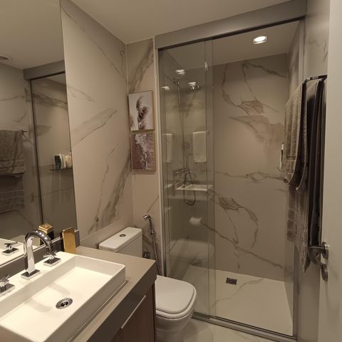 Apartamento à venda com 28m², 1 quarto e sem vaga Apartamento à venda com 28m², 1 quarto e sem vagaBanheiro Social