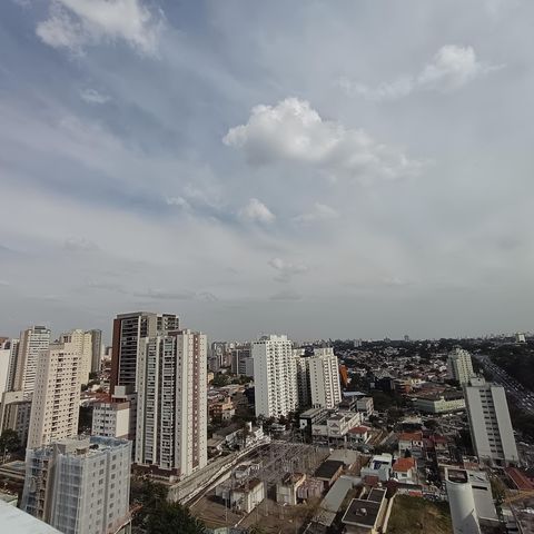 Apartamento à venda com 28m², 1 quarto e sem vaga Apartamento à venda com 28m², 1 quarto e sem vagaÁrea comum - Piscina