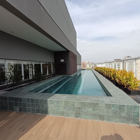 Apartamento à venda com 28m², 1 quarto e sem vaga Apartamento à venda com 28m², 1 quarto e sem vagaÁrea comum - Piscina