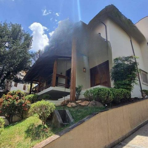 Casa de condomínio à venda com 570m², 5 quartos e 6 vagas