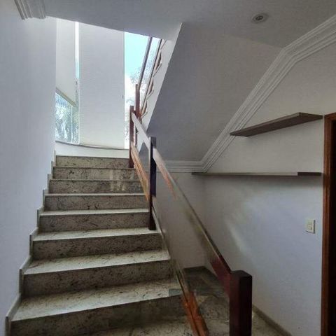 Casa de condomínio à venda com 570m², 5 quartos e 6 vagas