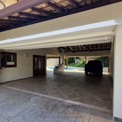 Casa de condomínio à venda com 570m², 5 quartos e 6 vagas