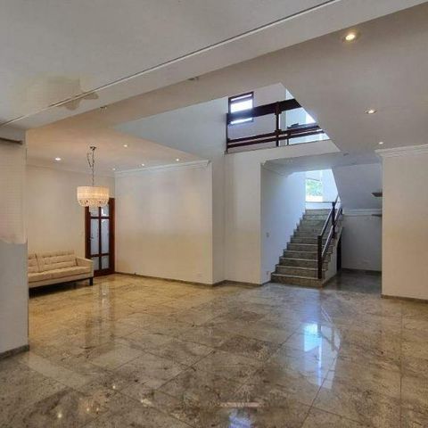 Casa de condomínio à venda com 570m², 5 quartos e 6 vagas