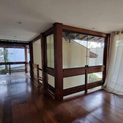 Casa de condomínio à venda com 570m², 5 quartos e 6 vagas