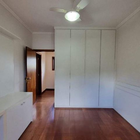 Casa de condomínio à venda com 570m², 5 quartos e 6 vagas