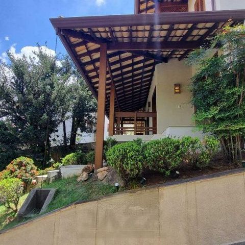 Casa de condomínio à venda com 570m², 5 quartos e 6 vagas