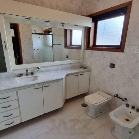 Casa de condomínio à venda com 570m², 5 quartos e 6 vagas