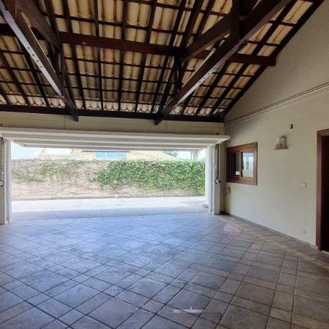 Casa de condomínio à venda com 570m², 5 quartos e 6 vagas
