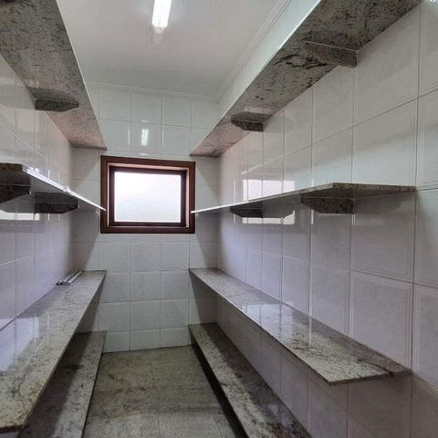 Casa de condomínio à venda com 570m², 5 quartos e 6 vagas